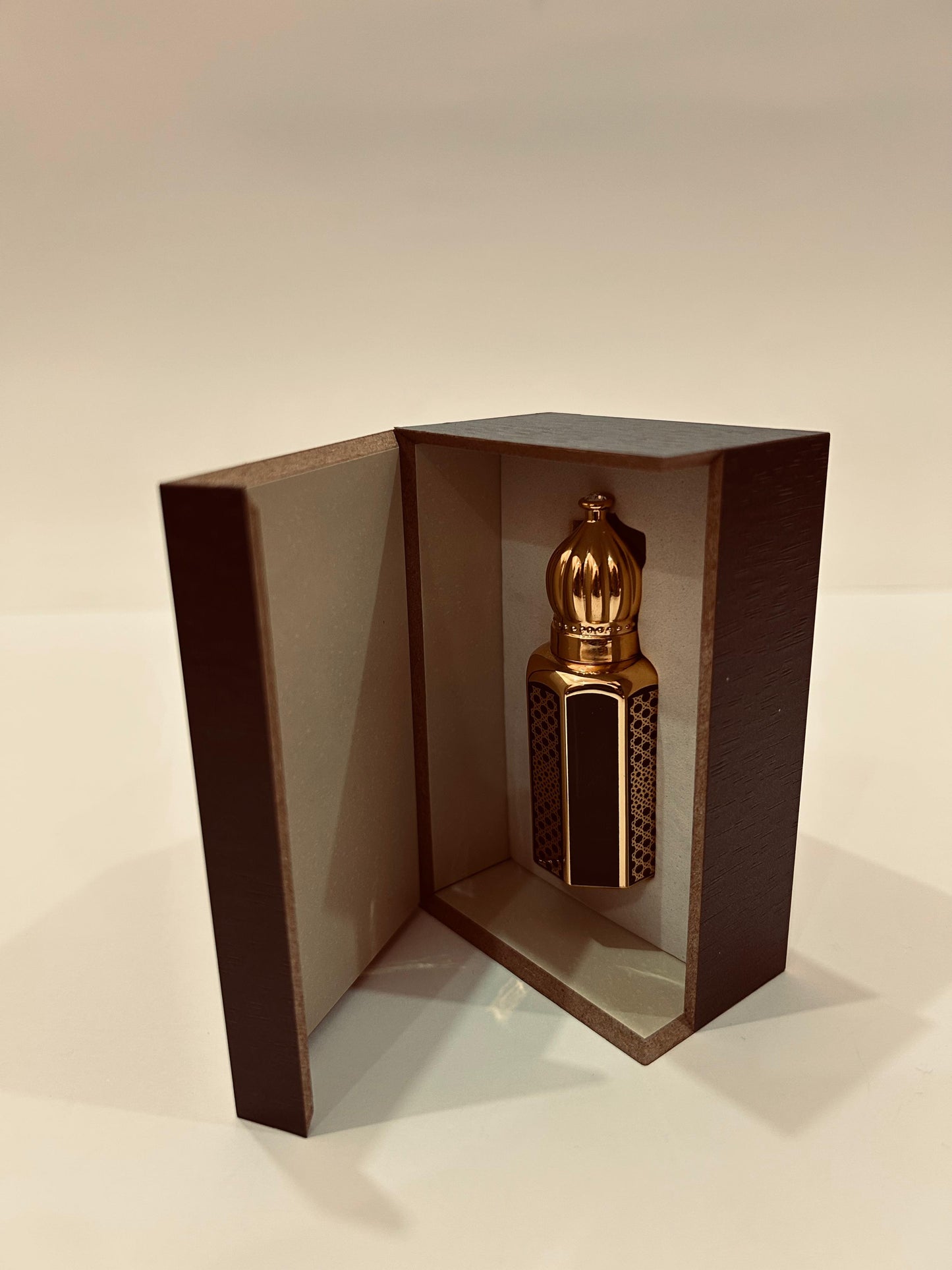 Mukhallat Al Oud (Attar)